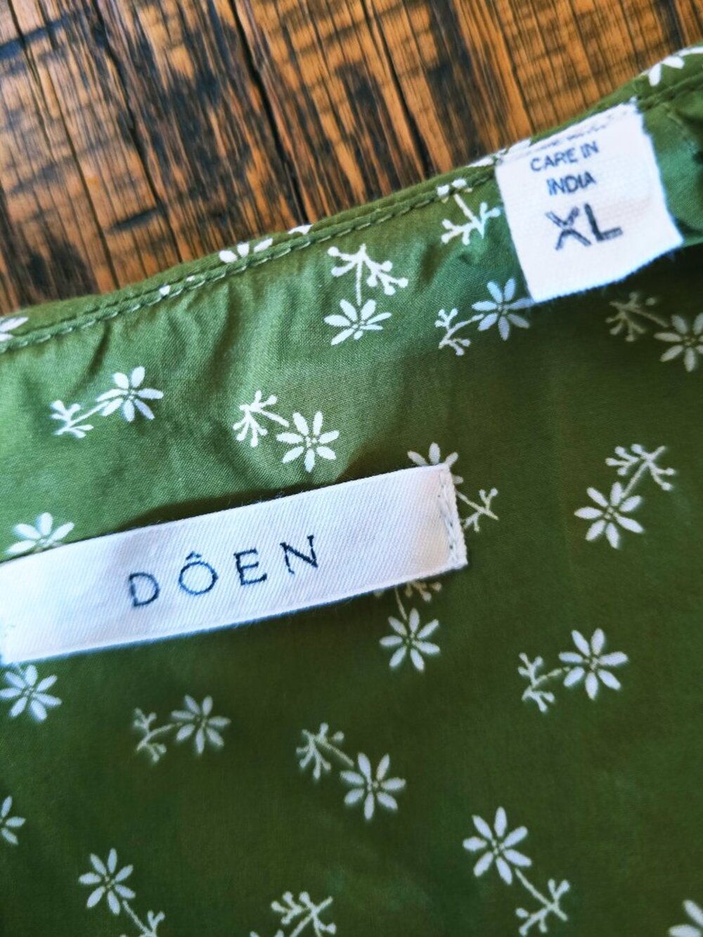 Doen Renoir Blouse Top in Chartreuse Green Cypress Calico Print in a Size XL - Picture 3 of 8
